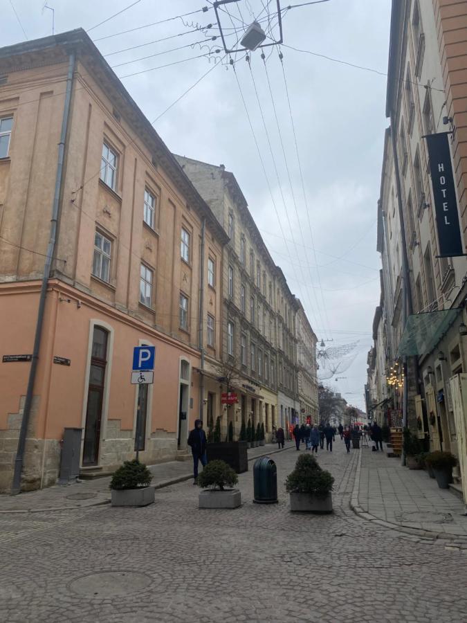 1 Minute To Rynok Square Apartment Lviv Ngoại thất bức ảnh